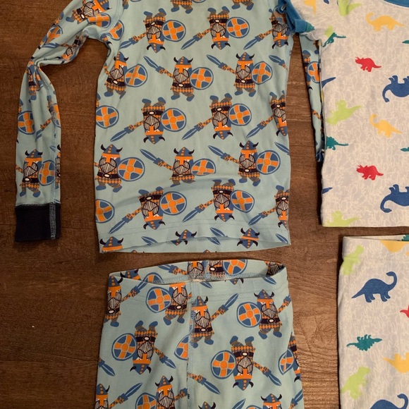 Three pairs pajamas 5T - Picture 2 of 6